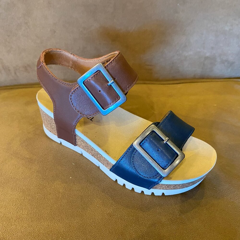 Josef Seibel - Quinn 02 Ocean/Camel - Multiple Sizes (NEW W/ BOX)